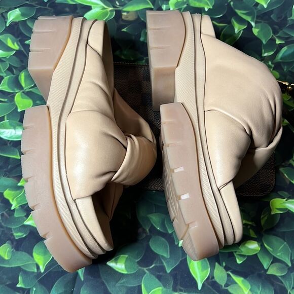 Ash brand beige, large, plush sandals - Picture 7 of 8